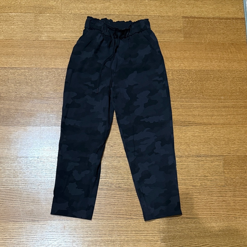 Lululemon Keep Moving 7/8 Pant Hi Rise Deep Coal Camo